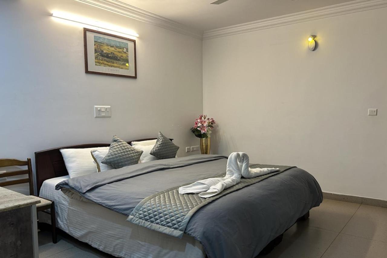 Yahweh Suites Бангалор Екстериор снимка
